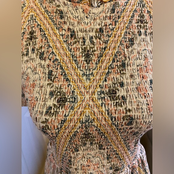 Coco + Jaimeson NWOT Smocked Peplum Blouse - Picture 6 of 7